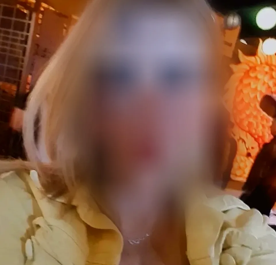 Ayesha, 35