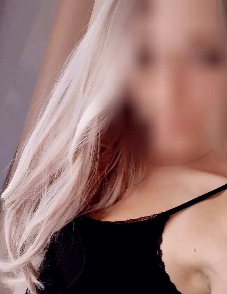 Dina, 26