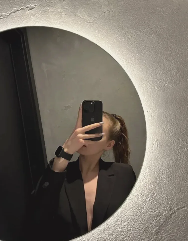 Lucy, 21
