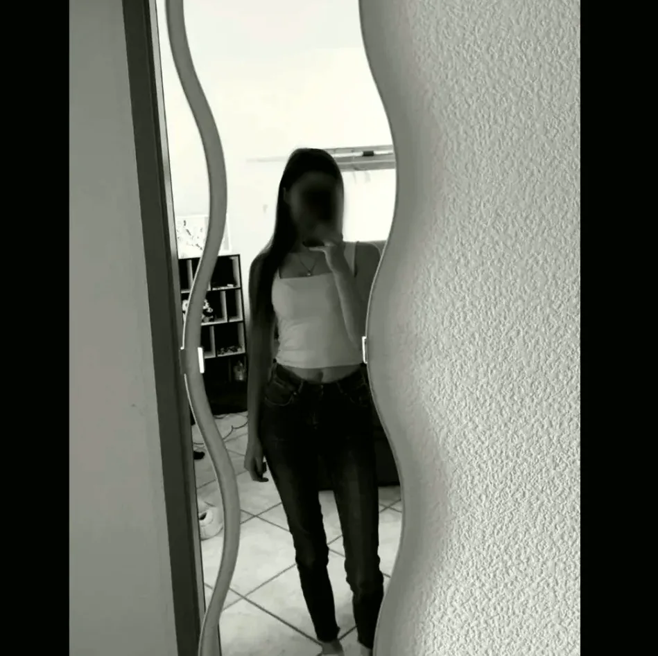 Michelle, 25