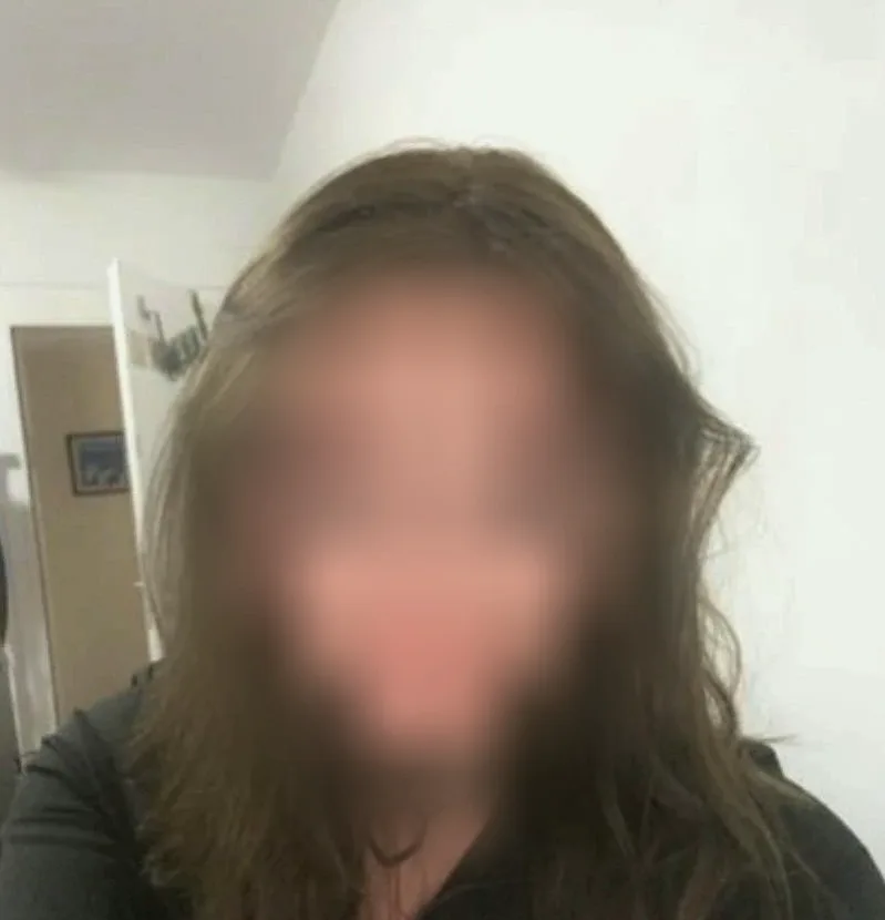 Naomi, 25