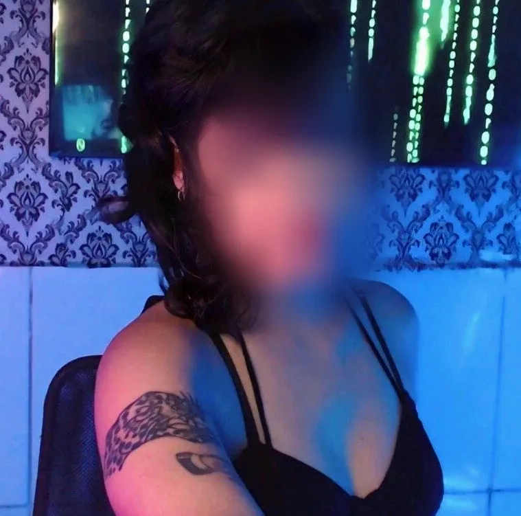 Naomi, 23