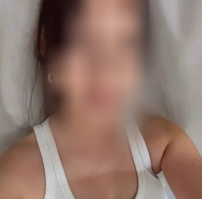 Rhian, 26