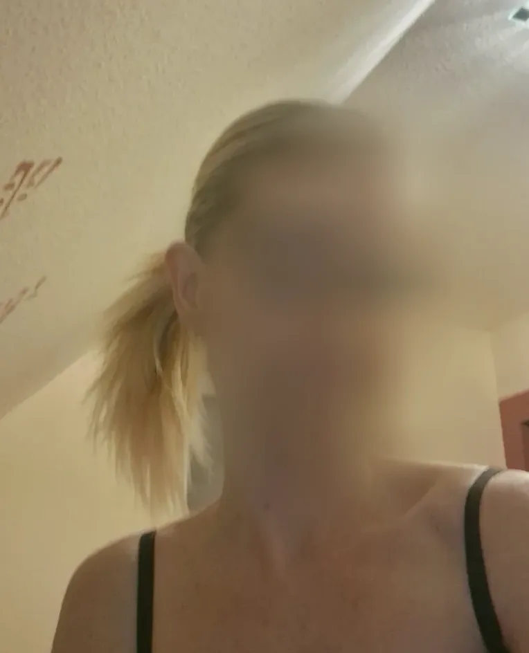 Saoirse, 28